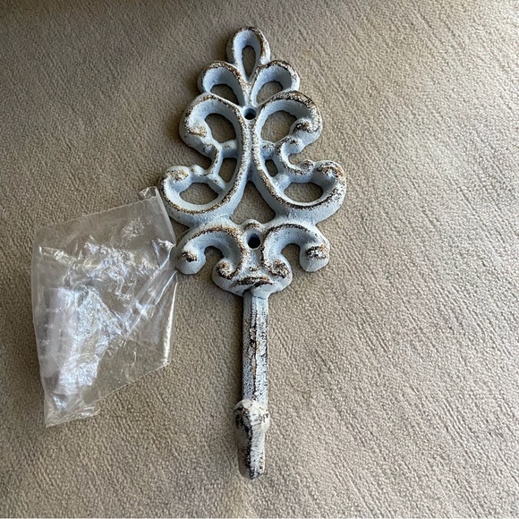 Quality Set Of 3 Iron Wall Hooks New With Install Hardware - Picture 7 of 14